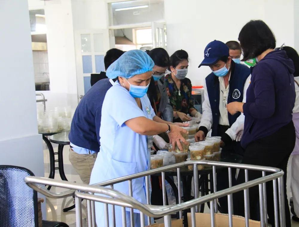 Nghĩa tình từ những suất ăn  ảnh 6