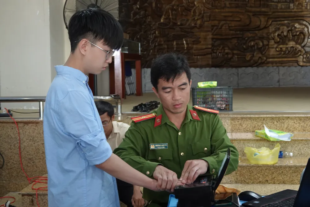 Đà Nẵng cấp căn cước công dân lưu động “chạy đua” xây dựng dữ liệu dân cư ảnh 5