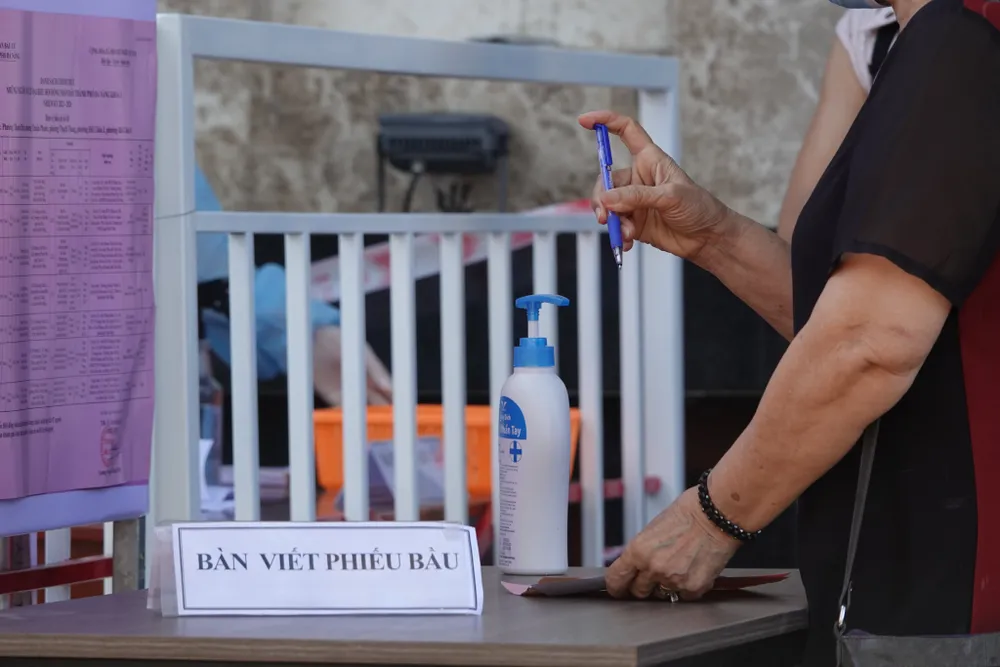 Đà Nẵng: Diễn tập bầu cử tại khu vực phong tỏa chung cư F-Home ảnh 7