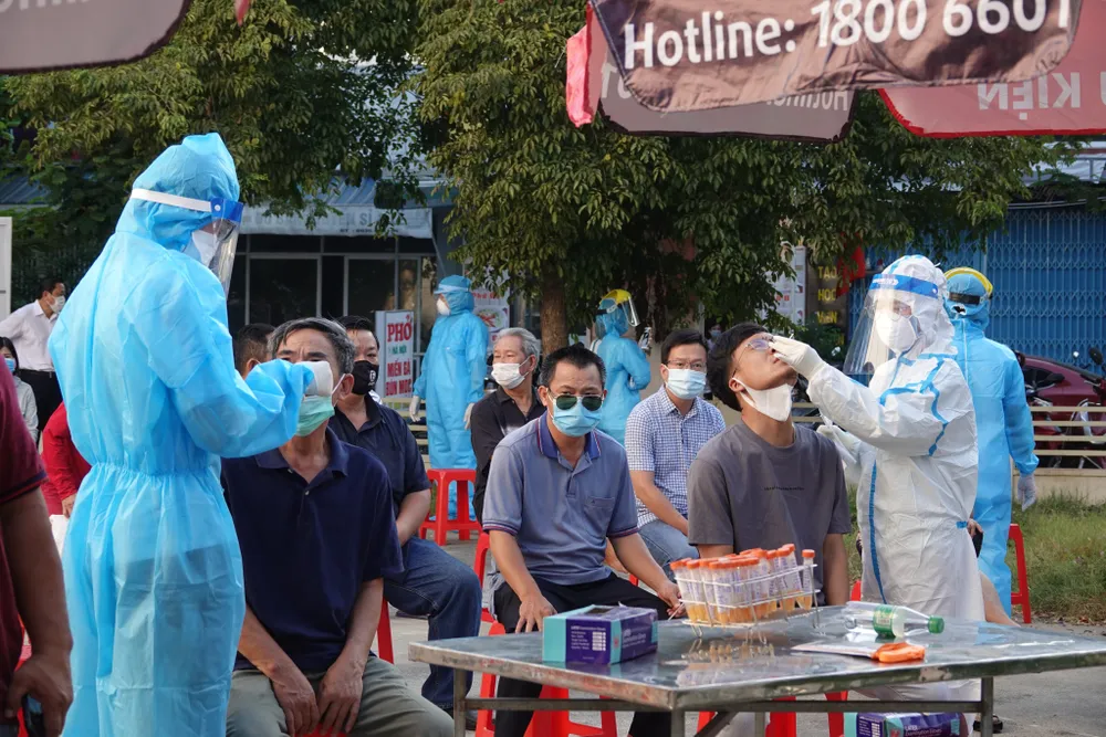 Đà Nẵng bắt đầu xét nghiệm SARS-CoV-2 đại diện hộ gia đình ảnh 2