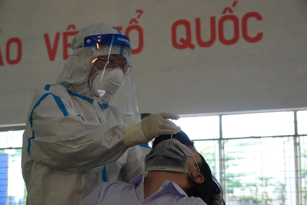 Đà Nẵng: Xét nghiệm SARS-CoV-2 cho hơn 14.000 thí sinh tham dự kỳ thi tuyển sinh lớp 10 ảnh 1