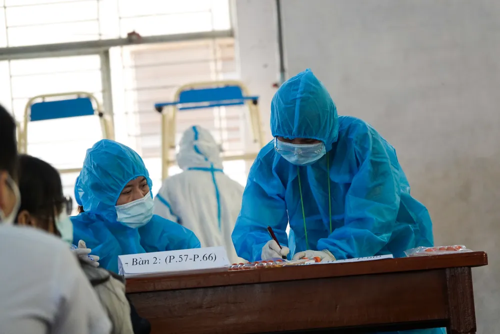 Đà Nẵng: Xét nghiệm SARS-CoV-2 cho hơn 14.000 thí sinh tham dự kỳ thi tuyển sinh lớp 10 ảnh 6