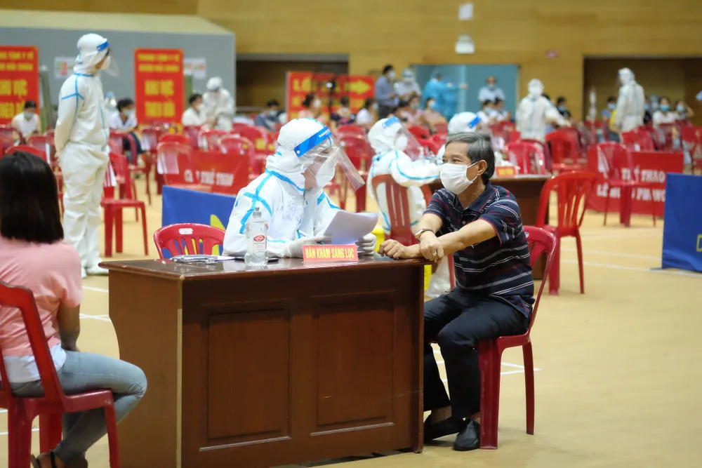 Đà Nẵng: Chỉ cần 2-3 tháng sẽ tiêm được 95% đối tượng trong diện tiêm nếu đủ nguồn vaccine ảnh 4