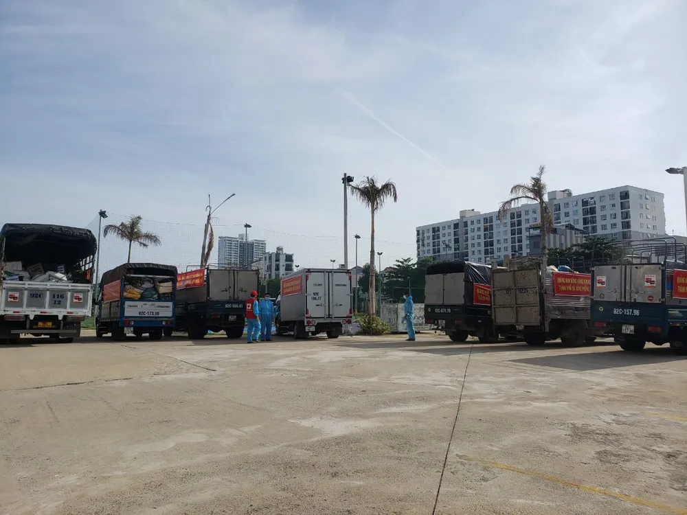 Quảng Nam hỗ trợ cho Đà Nẵng hơn 30 tấn thực phẩm thiết yếu ảnh 5