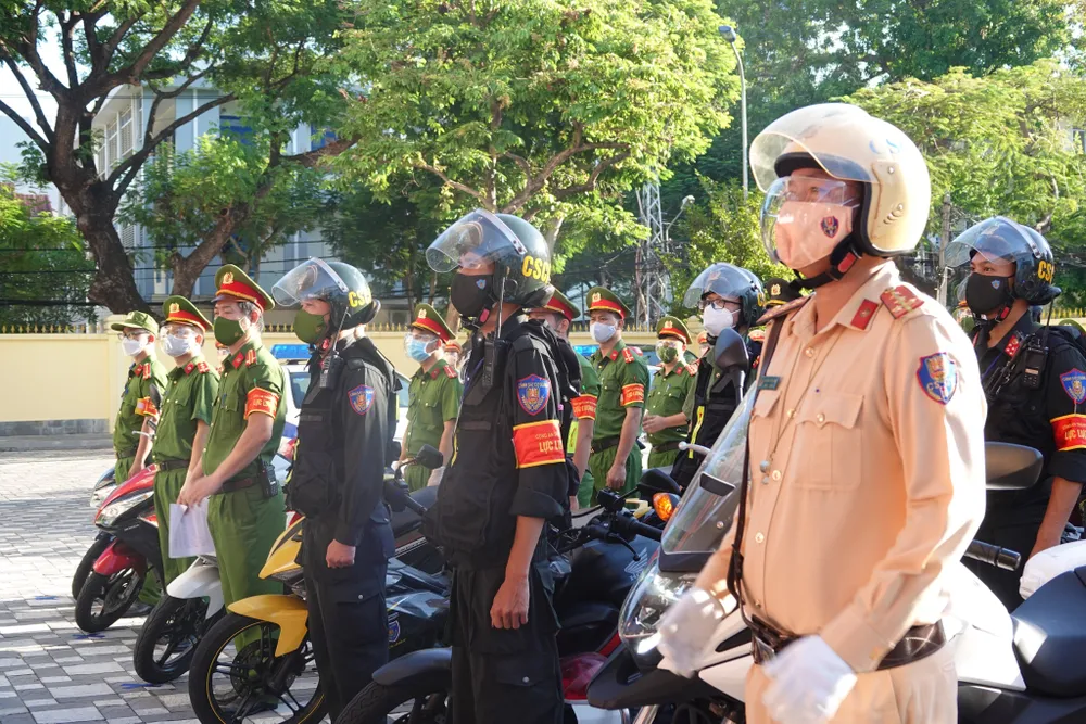 Công an Đà Nẵng lập 200 tổ tuần tra lưu động trong 7 ngày "ai ở đâu ở đó" ảnh 2