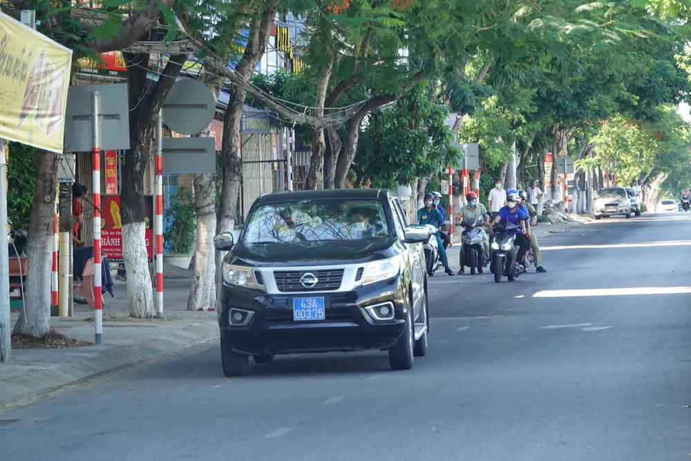 Công an Đà Nẵng lập 200 tổ tuần tra lưu động trong 7 ngày "ai ở đâu ở đó" ảnh 14