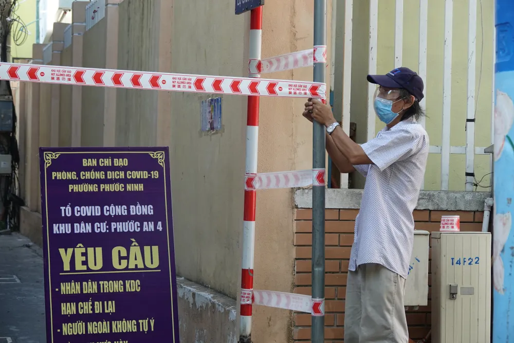 Công an Đà Nẵng lập 200 tổ tuần tra lưu động trong 7 ngày "ai ở đâu ở đó" ảnh 10