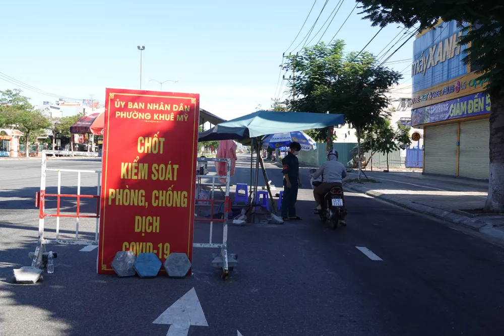 Công an Đà Nẵng lập 200 tổ tuần tra lưu động trong 7 ngày "ai ở đâu ở đó" ảnh 9