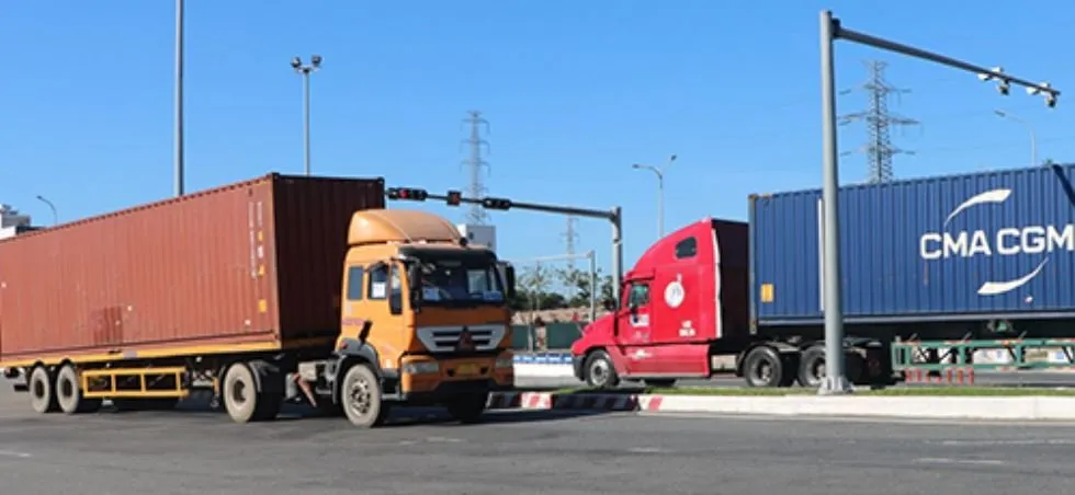 Đường phố Đà Nẵng trong ngày đầu thực hiện “ai ở đâu ở yên đó“ ảnh 13