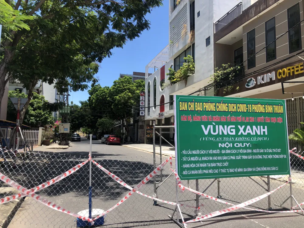 Đường phố Đà Nẵng trong ngày đầu thực hiện “ai ở đâu ở yên đó“ ảnh 10