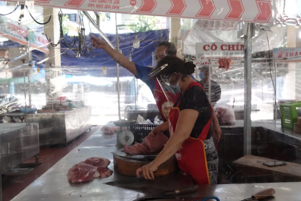 Đà Nẵng: Ngày đầu mở lại một số chợ truyền thống ảnh 10