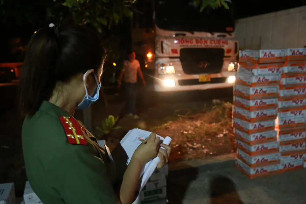 Công an Đà Nẵng mở 30 container phục vụ hàng thiết yếu giá rẻ cho người dân ảnh 10