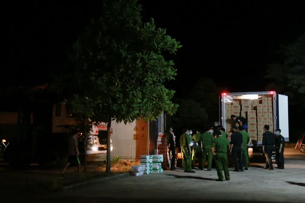 Công an Đà Nẵng mở 30 container phục vụ hàng thiết yếu giá rẻ cho người dân ảnh 11