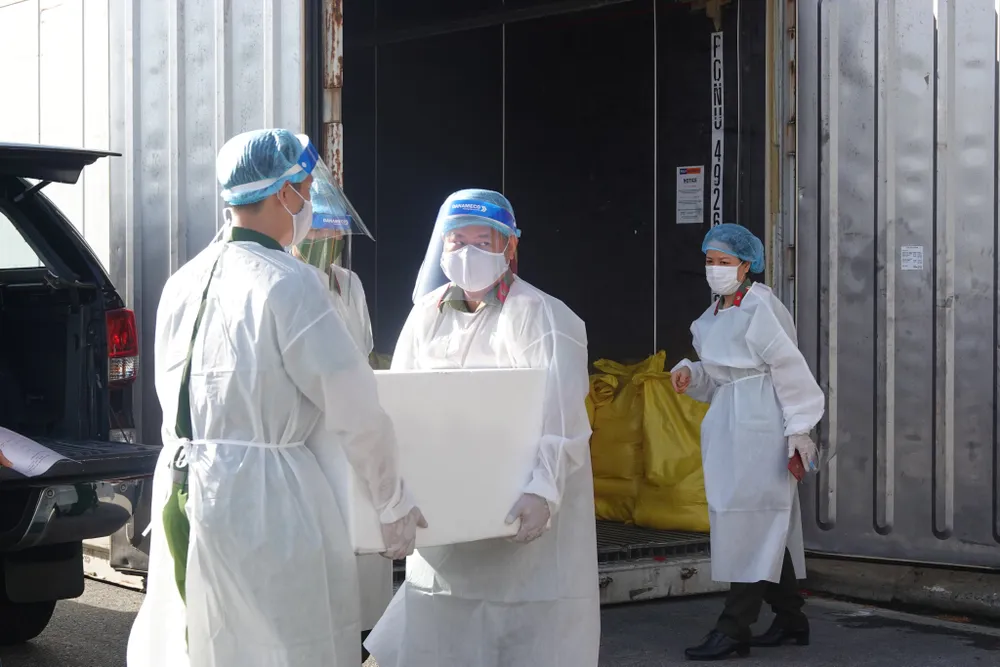 Công an Đà Nẵng mở 30 container phục vụ hàng thiết yếu giá rẻ cho người dân ảnh 12