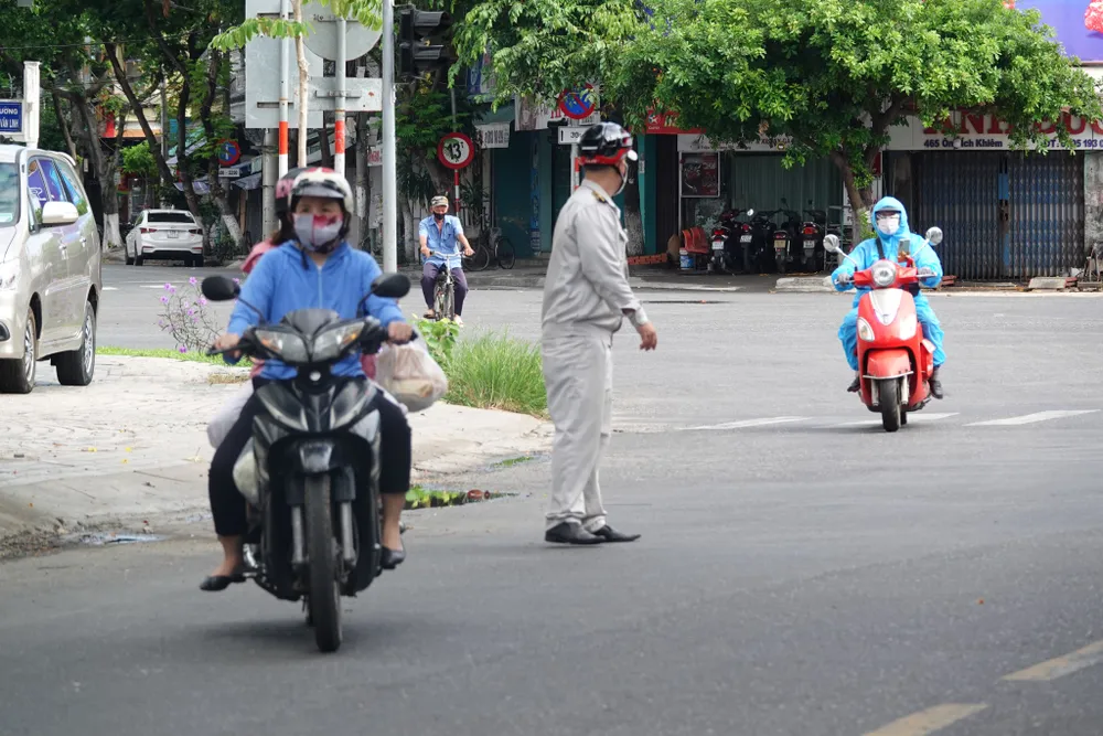 Ngày đầu Đà Nẵng nới lỏng một số hoạt động ảnh 1