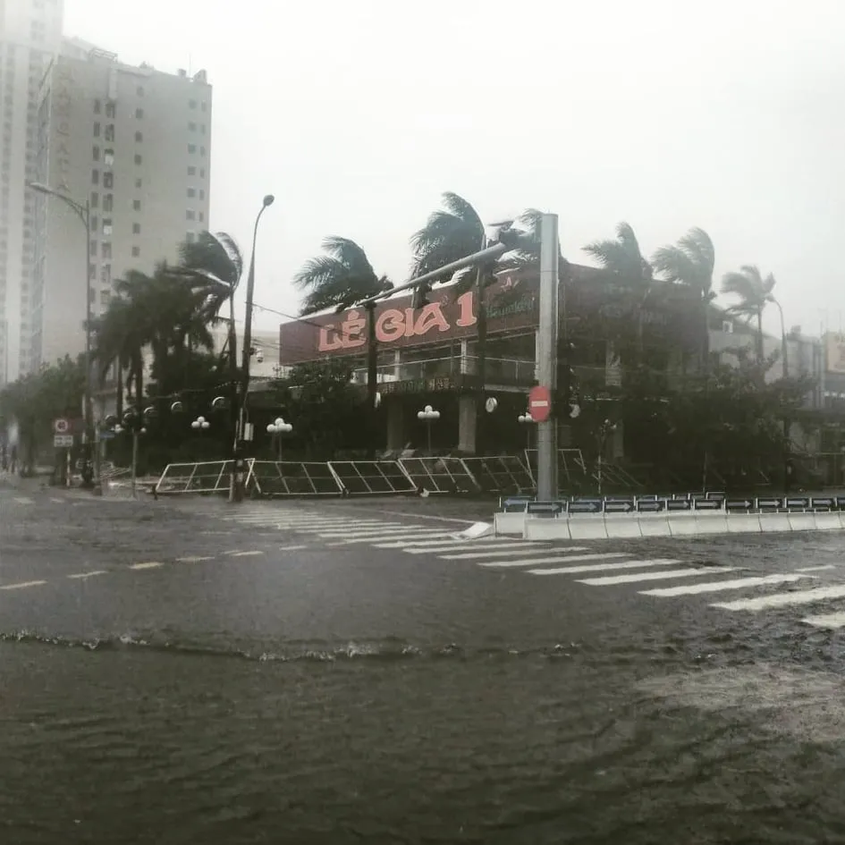  Đà Nẵng: Bão số 5 gây mưa lớn, gió giật và ngập úng nặng ảnh 8