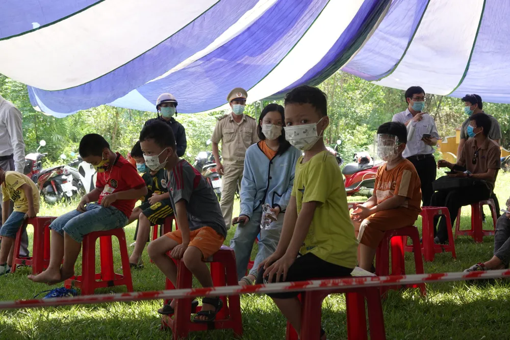 Ngày đầu Đà Nẵng đón giáo viên, học sinh về địa phương ảnh 7