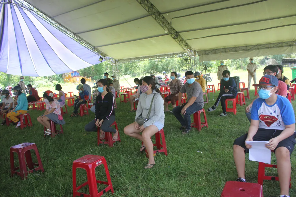 Ngày đầu Đà Nẵng đón giáo viên, học sinh về địa phương ảnh 14