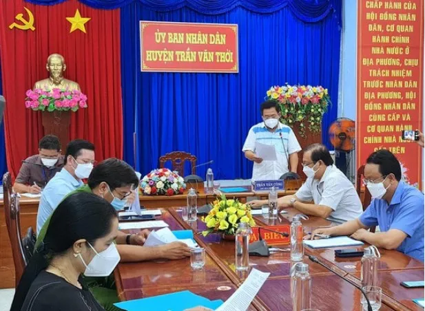 Họp báo vụ 15 con chó bị tiêu hủy ở Cà Mau: Lãnh đạo huyện đã nói gì? ảnh 1