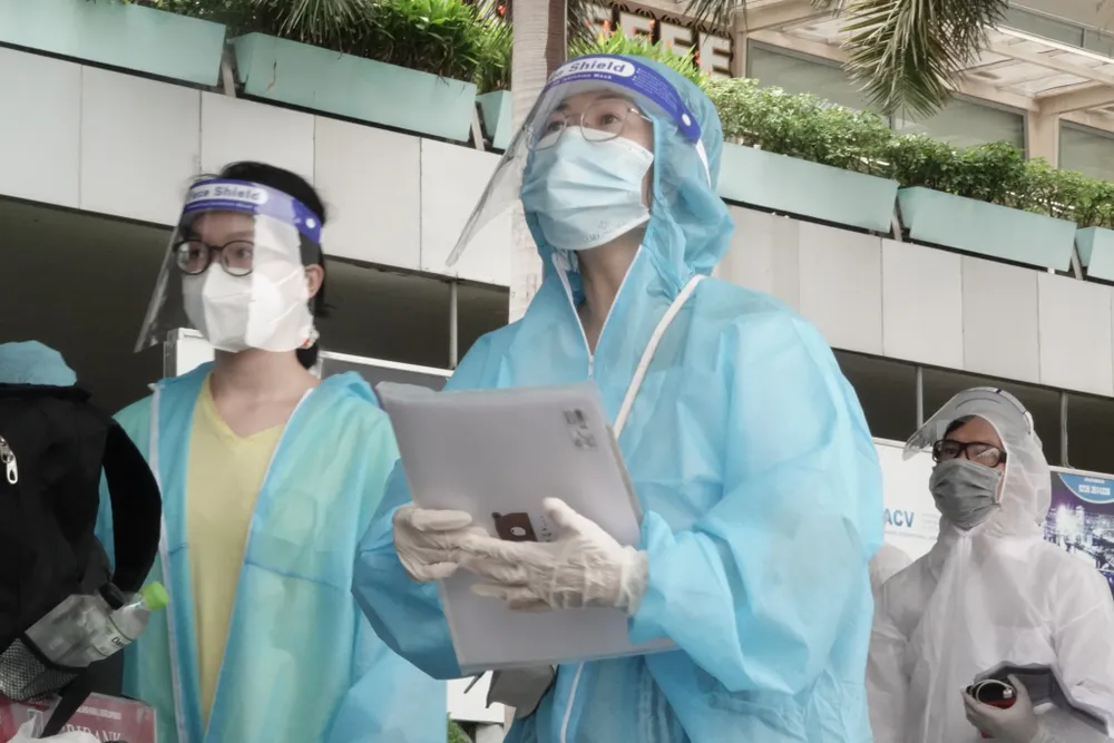 Đà Nẵng: "Chuyến bay 0 đồng" đưa bà bầu, trẻ em, người già yếu, người khó khăn về quê ảnh 10