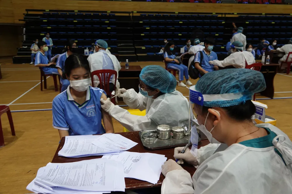 Đà Nẵng bắt đầu tiêm vaccine phòng Covid-19 cho trẻ từ 15 đến dưới 18 tuổi ảnh 6