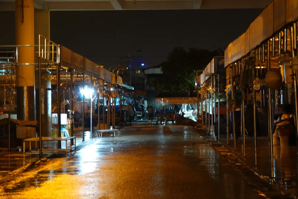 Xuyên đêm lấy mẫu xét nghiệm SARS-CoV-2 tại Cảng cá Thọ Quang ảnh 9