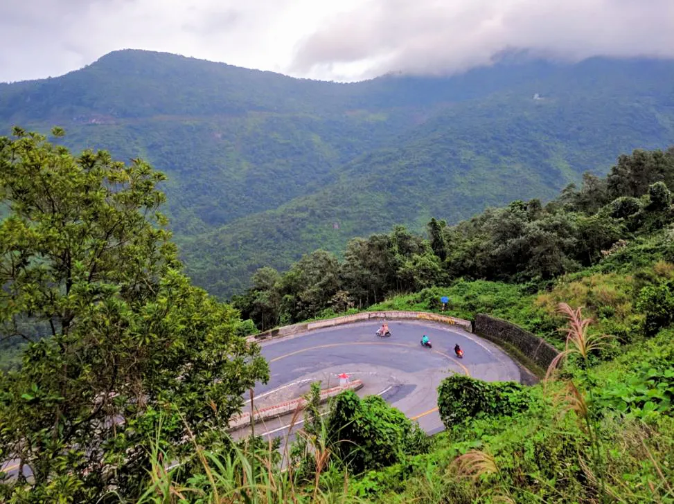 Đèo Hải Vân “hút” khách đến check-in vào dịp cuối tuần ảnh 3