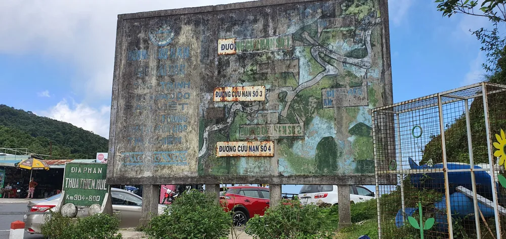 Đèo Hải Vân “hút” khách đến check-in vào dịp cuối tuần ảnh 4