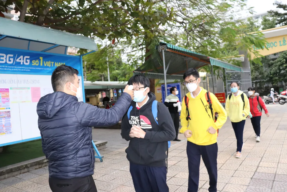 Đà Nẵng: Học sinh lớp 1, 8, 9 háo hức đến trường học trực tiếp ảnh 7