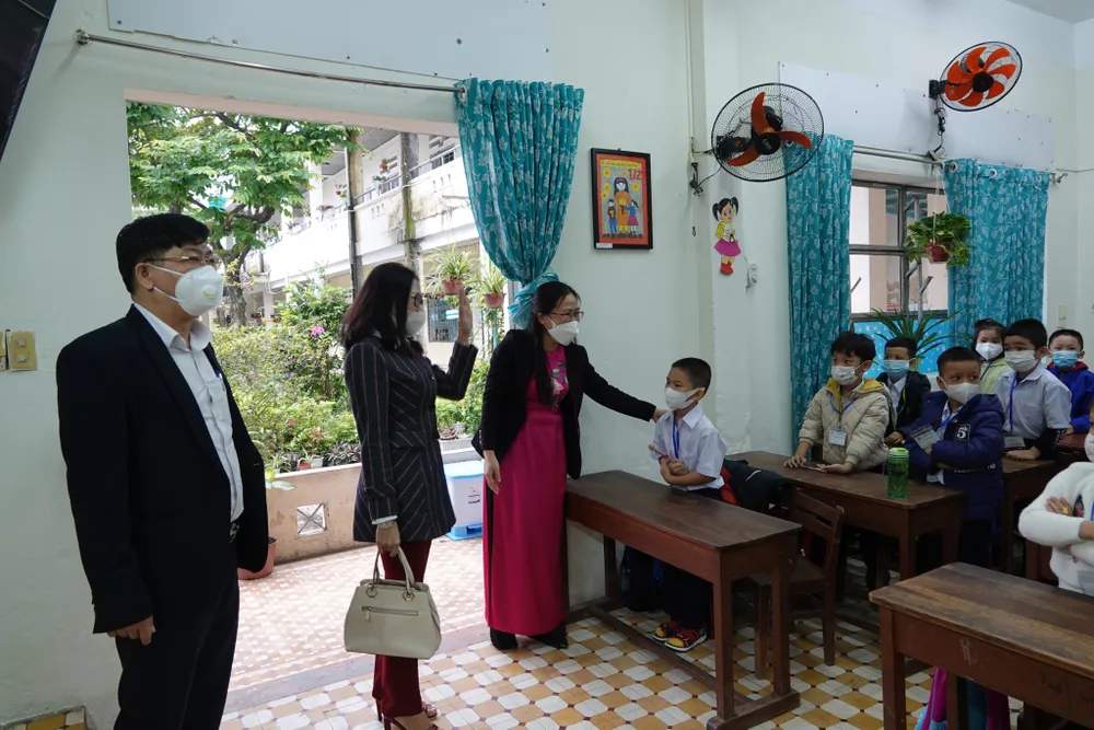 Đà Nẵng: Học sinh lớp 1, 8, 9 háo hức đến trường học trực tiếp ảnh 3