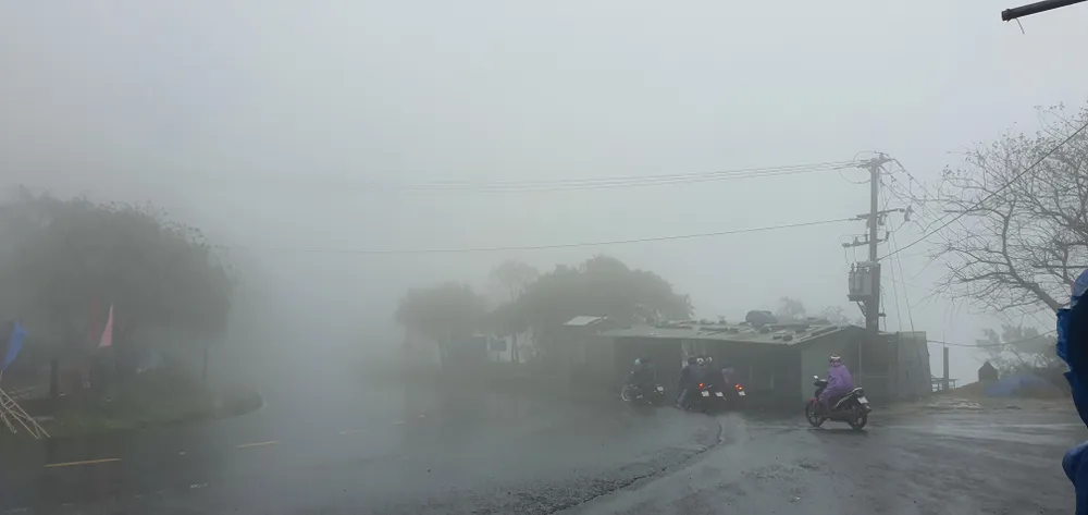 Hải Vân quan trong sương mù  ảnh 11