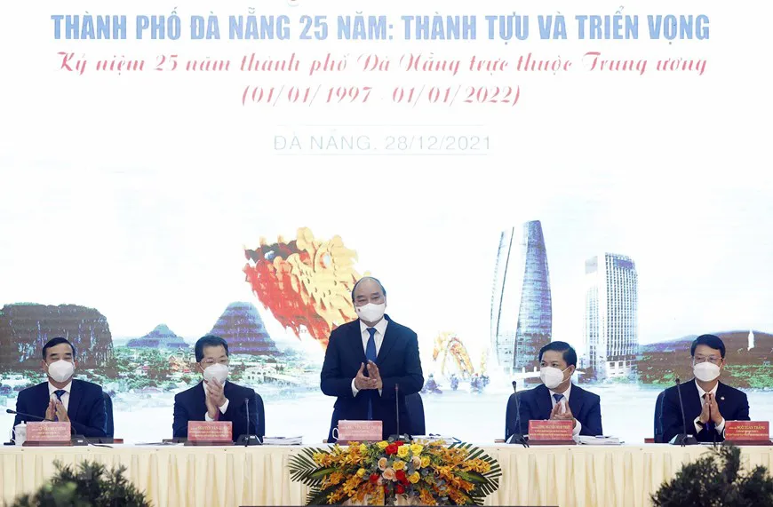 Chủ tịch nước Nguyễn Xuân Phúc: Đà Nẵng phải trở thành một biểu tượng, niềm tự hào về sự vươn mình, vượt qua trở ngại trỗi dậy thành công  ảnh 1