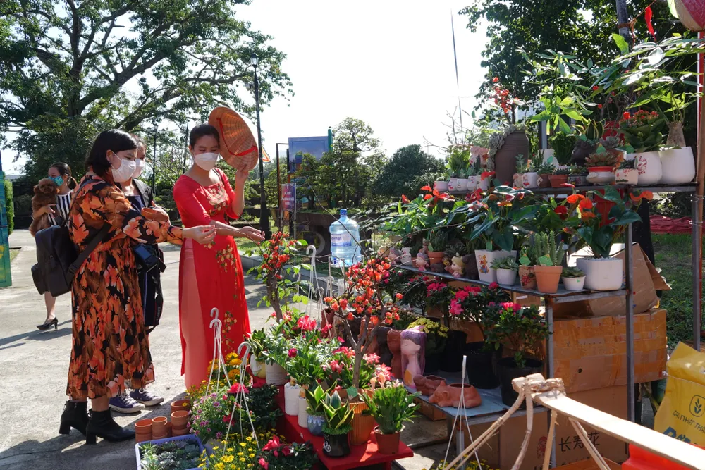 Đà Nẵng: Độc đáo phiên chợ ngày tết tại Thành Điện Hải ảnh 11