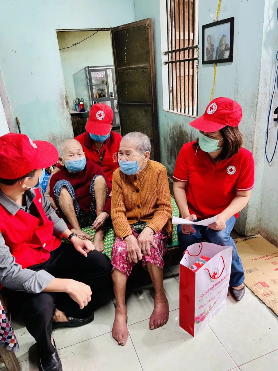 Đà Nẵng chăm lo tết cho hộ nghèo, neo đơn ảnh 2