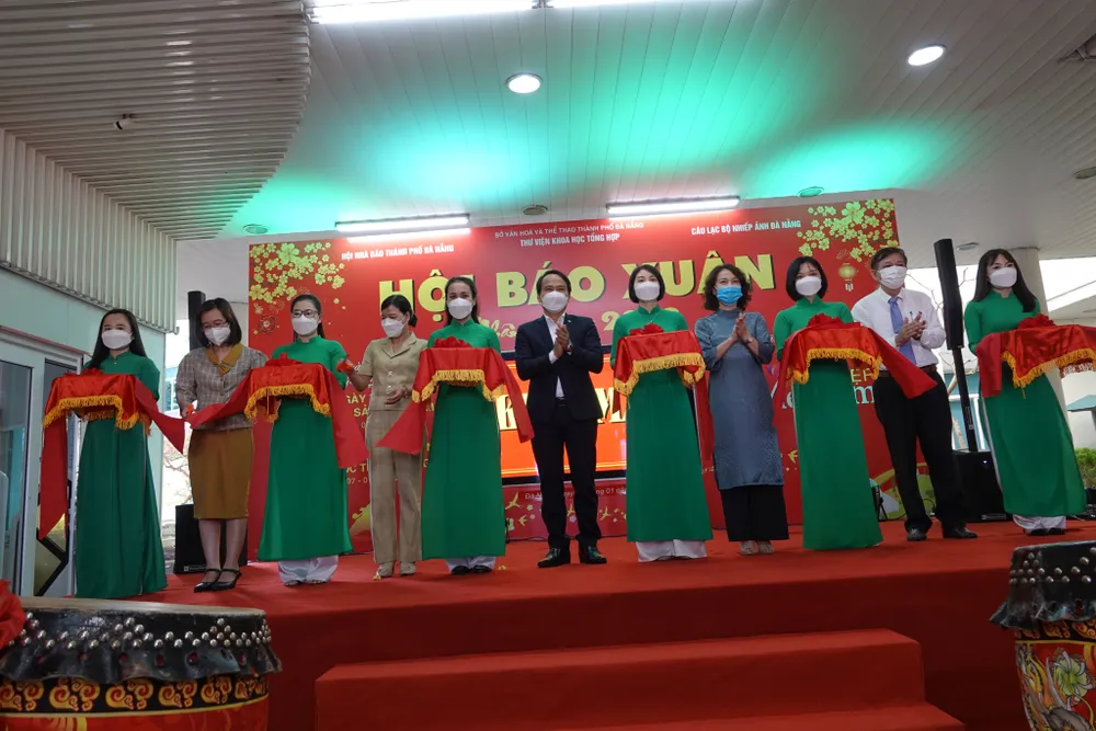Đà Nẵng khai mạc Hội báo Xuân Nhâm Dần năm 2022 ảnh 4