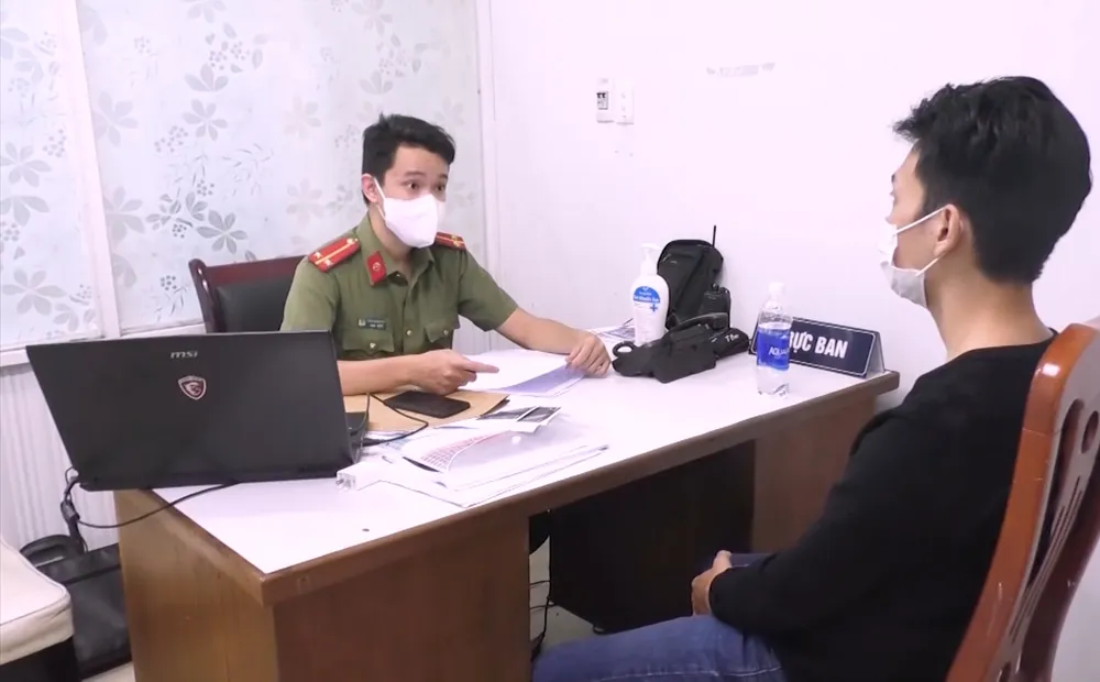 Một thanh niên lừa đảo chiếm đoạt tiền qua mạng vừa bị Công an Đà Nẵng đã bắt giữ