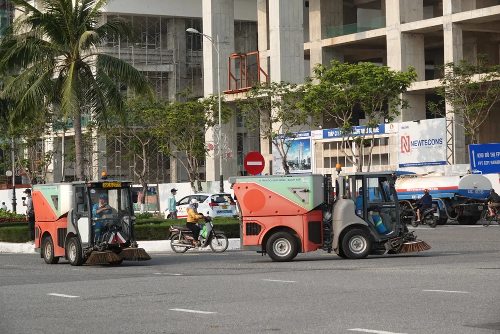 Hơn 650 người tham gia vệ sinh môi trường chào đón du khách ảnh 7