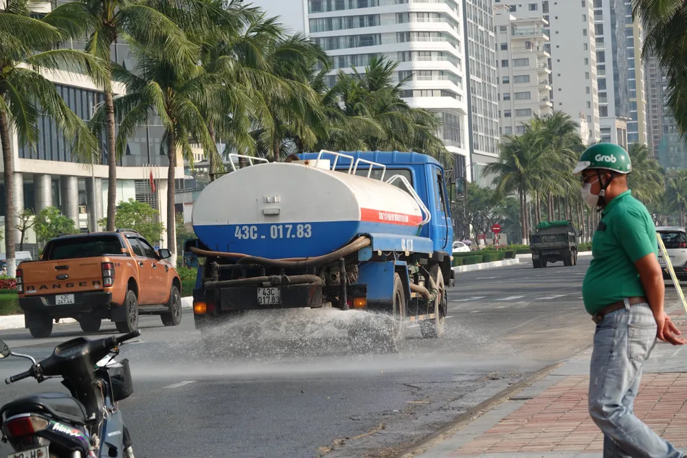 Hơn 650 người tham gia vệ sinh môi trường chào đón du khách ảnh 8