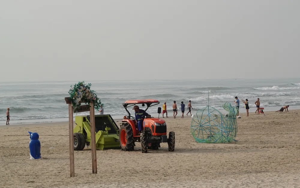 Hơn 650 người tham gia vệ sinh môi trường chào đón du khách ảnh 9