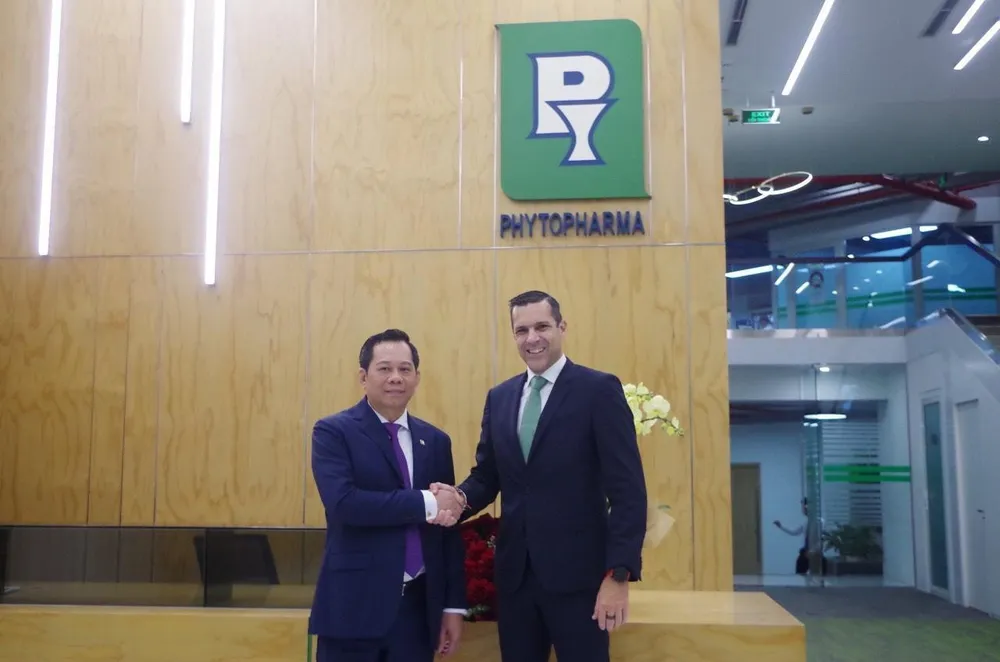 Ký kết hợp tác giữa Công ty TNHH Dược phẩm GSK Việt Nam và Công ty CP Dược liệu Trung ương 2 ảnh 2