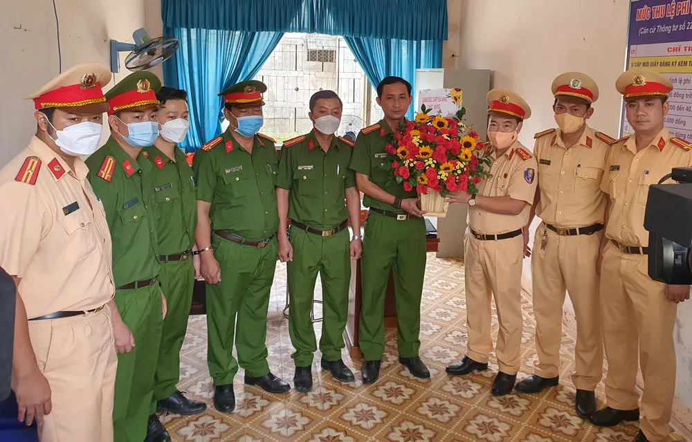 Đà Nẵng: Ngày đầu cấp biển số ô tô, xe máy tại huyện, xã ảnh 3