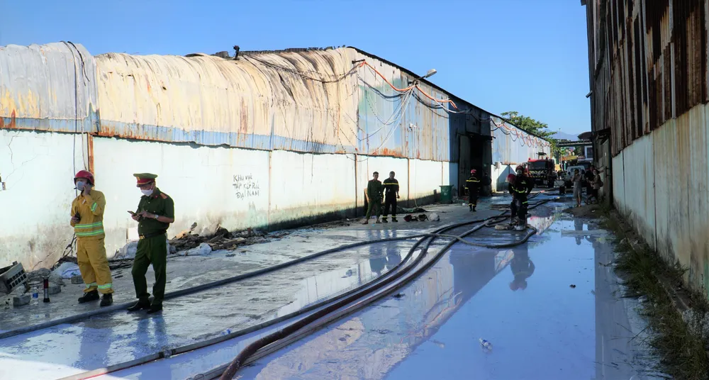 Cháy lớn tại kho bãi Công ty Cổ phần Vật tư vận tải xây lắp Điện lực Miền Trung ảnh 6