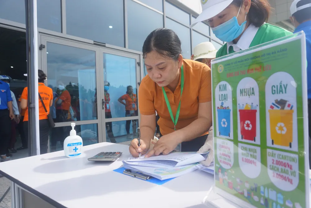 Sôi động ngày hội thu mua rác tái chế ảnh 4