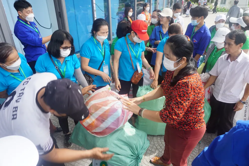 Sôi động ngày hội thu mua rác tái chế ảnh 5