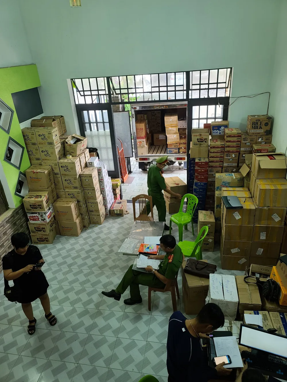 Đà Nẵng, Hà Tĩnh: Phát hiện bánh trung thu không rõ nguồn gốc, chưa kiểm nghiệm  ảnh 3