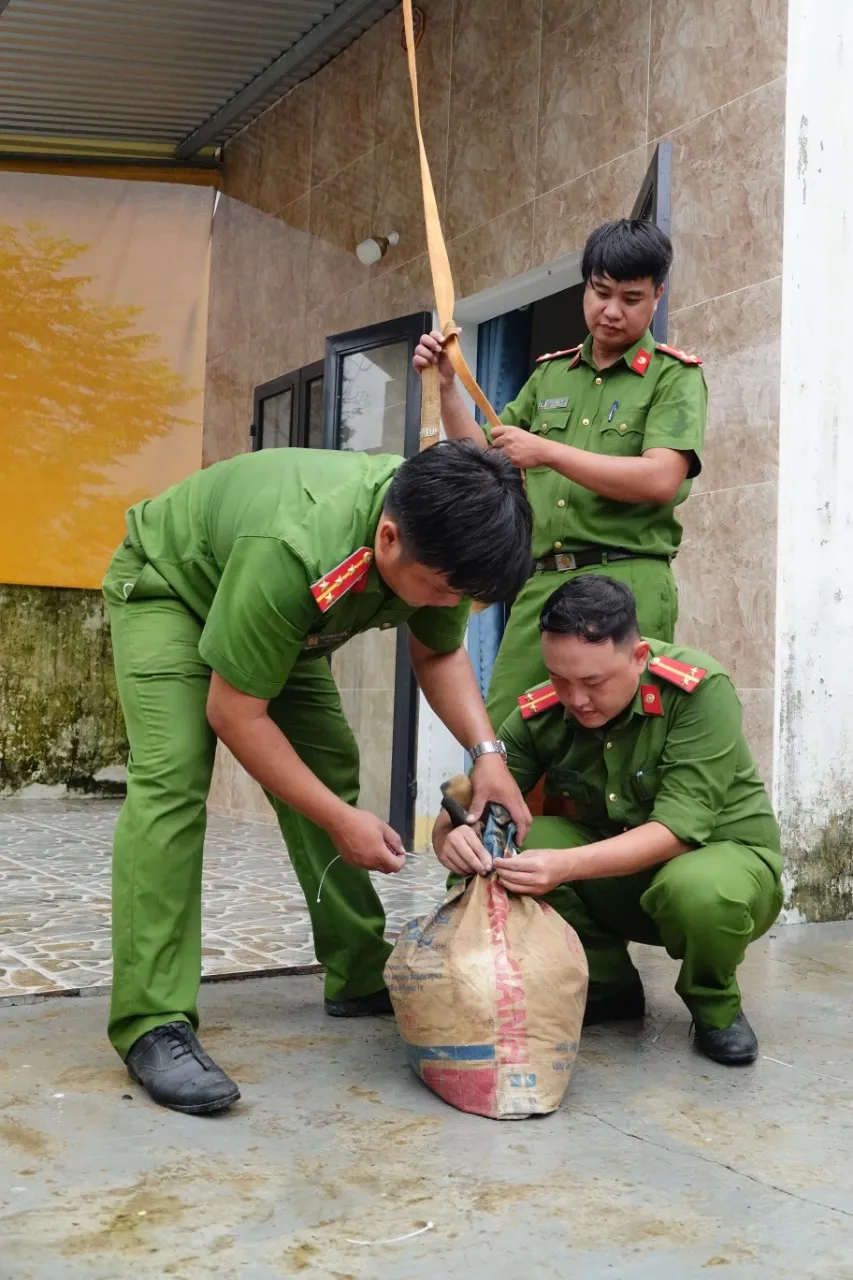 Đà Nẵng cấp tập chằng chống nhà cửa chạy bão số 4 ảnh 5