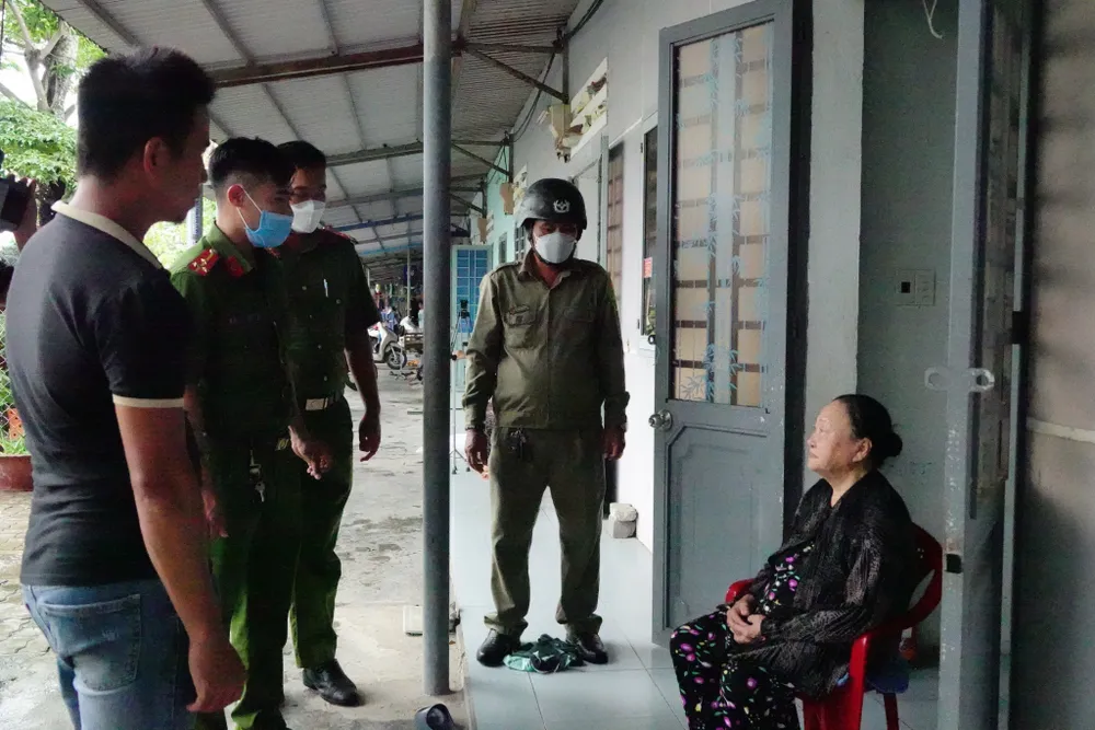 Đà Nẵng cấp tập chằng chống nhà cửa chạy bão số 4 ảnh 2