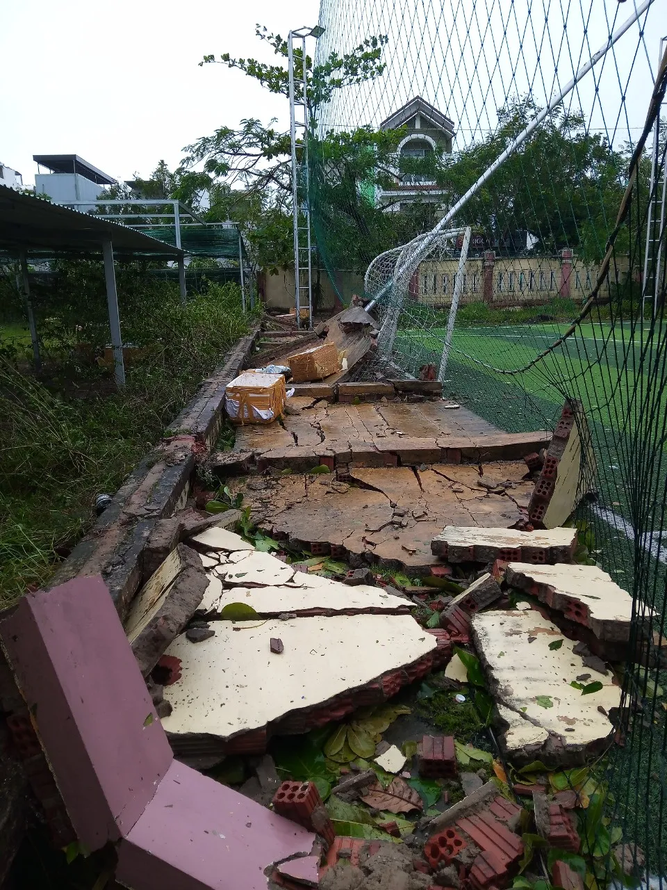 Miền Trung ngổn ngang sau bão số 4 ảnh 26