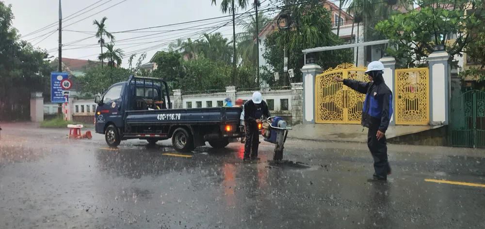 Nhiều địa phương cho học sinh nghỉ học do mưa lớn, ngập cục bộ ảnh 15