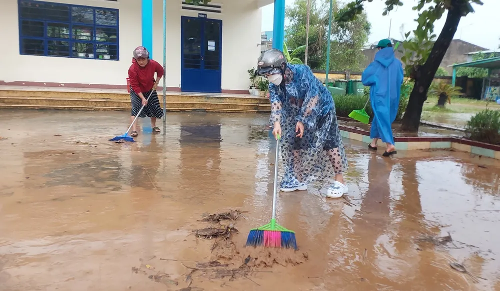 Nhiều địa phương cho học sinh nghỉ học do mưa lớn, ngập cục bộ ảnh 7